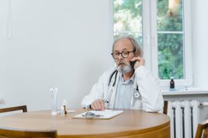 רופאים מומחים בבירה: המדריך המלא למציאת הטיפול הנכון